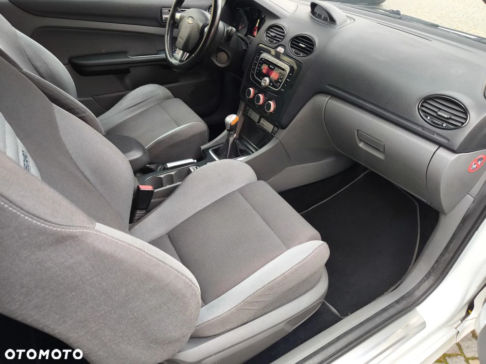 Ford Focus 2.5 ST - 11