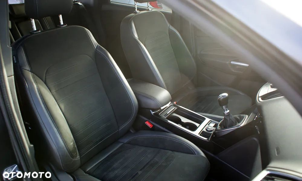 Ford Kuga 2.0 TDCi 2x4 ST-Line - 14