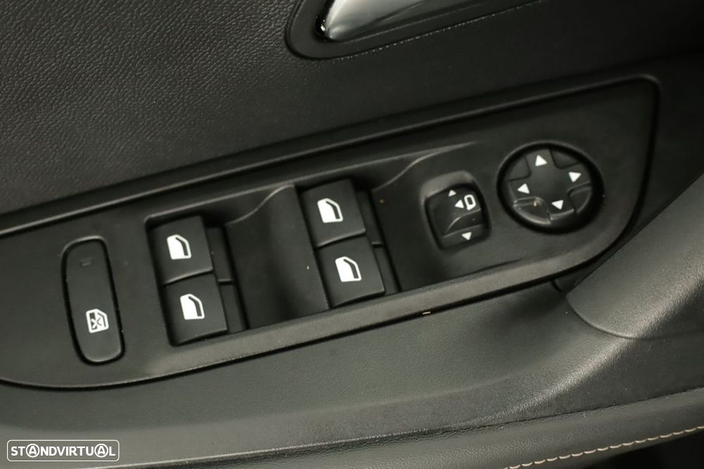 Peugeot 2008 1.2 PureTech Allure - 20