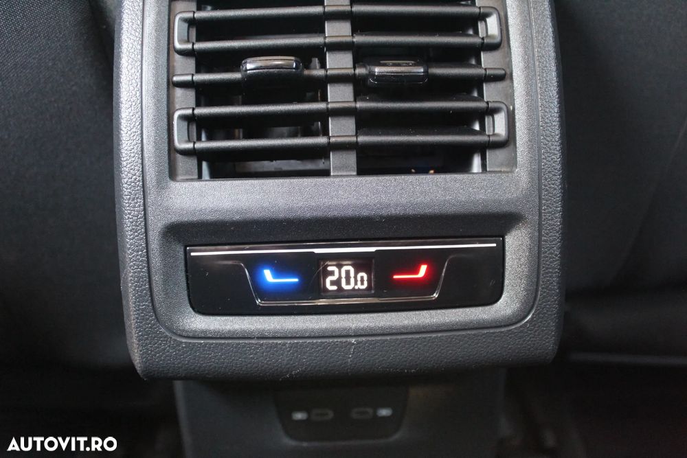 Volkswagen Golf 1.5 TSI ACT Style - 27