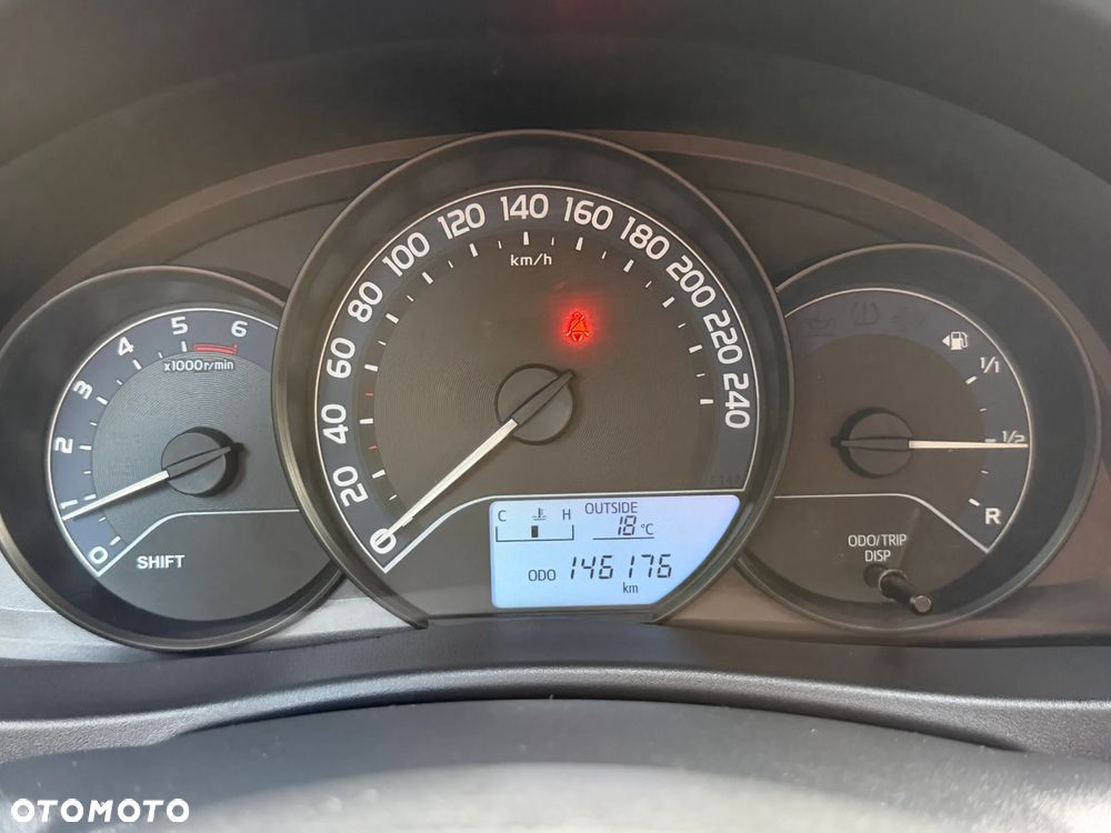 Toyota Auris 1.4 D-4D Dynamic - 21