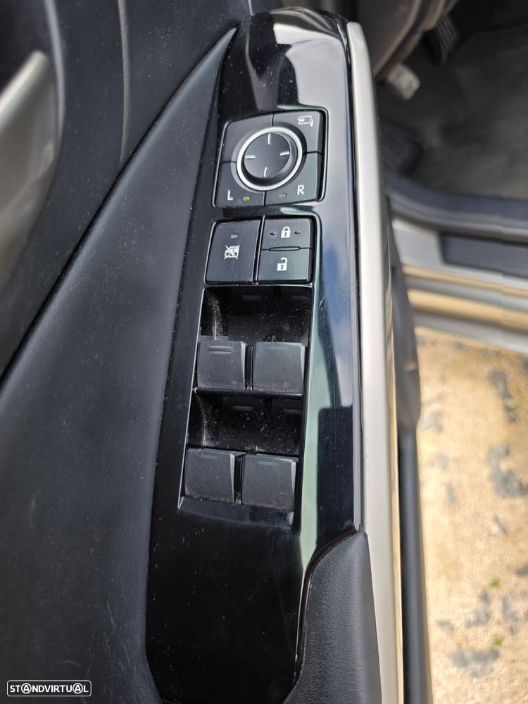 Lexus IS 300H Business - 11