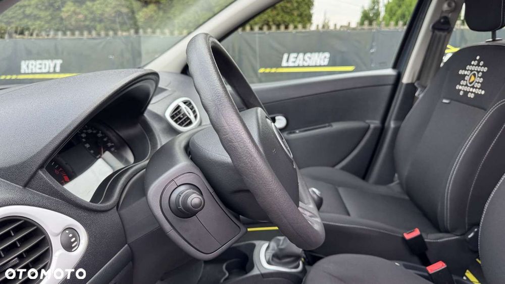 Renault Clio - 37