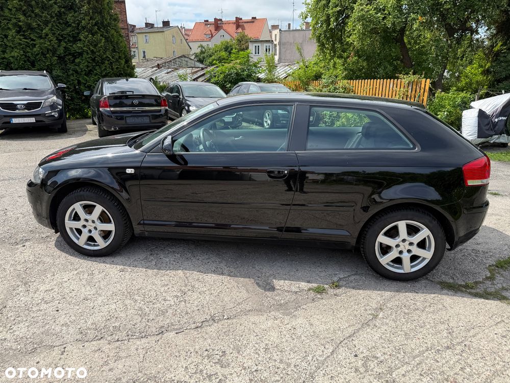 Audi A3 3-drzwiowe 1.6 Ambition - 11