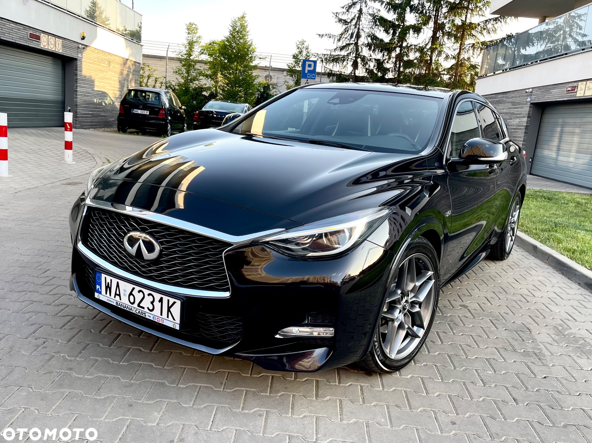 Infiniti Q30 2.0t Sport AWD 7DCT - 2