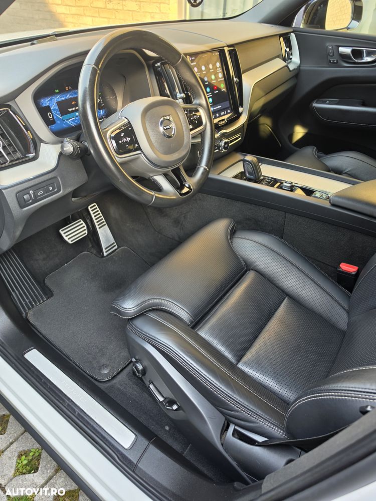 Volvo XC 60 T6 AWD Ultra Black Edition - 26