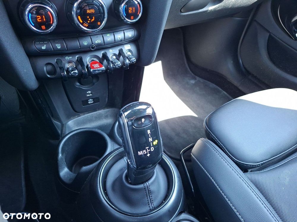 MINI Cooper Classic Trim - 17