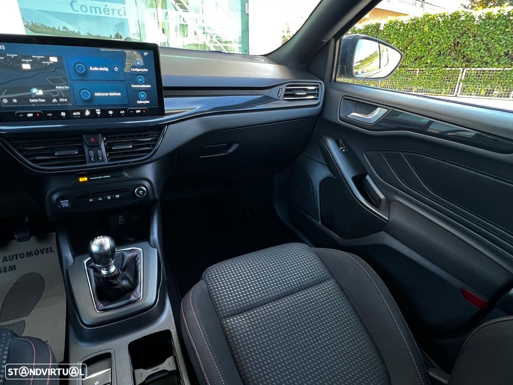 Ford Focus 1.0 EcoBoost MHEV ST-Line X - 37