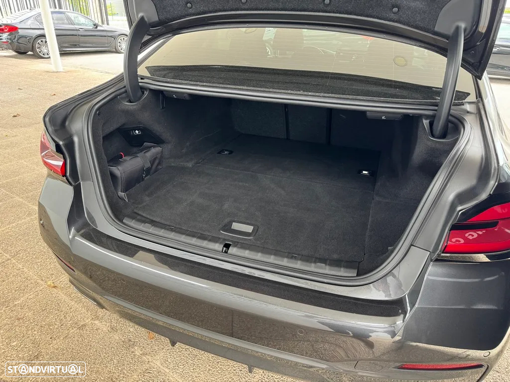 BMW 520 e Pack M - 29
