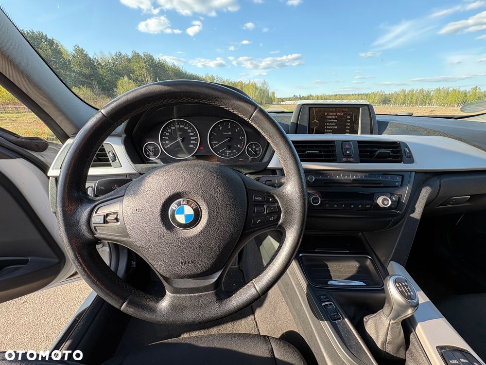 BMW Seria 3 316d - 11