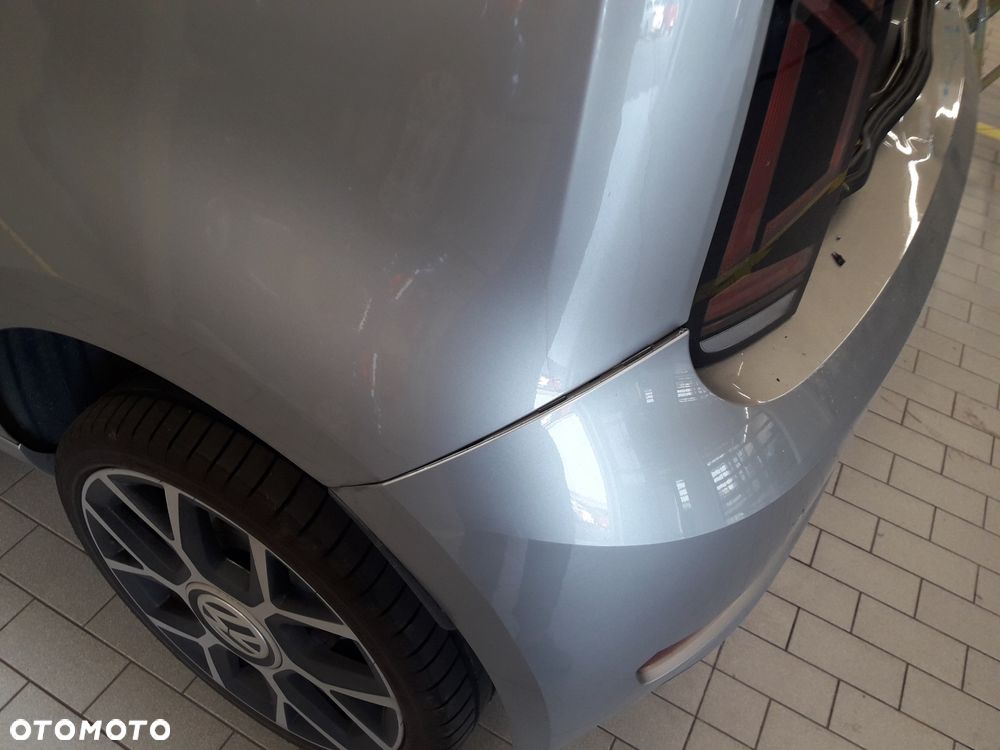 Volkswagen up! 1.0 TSI GTI - 36