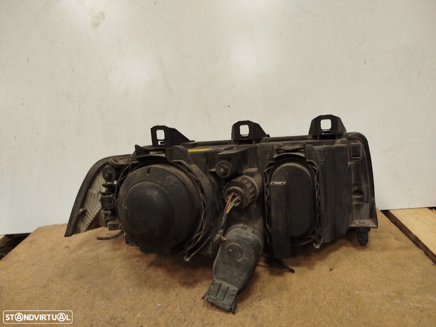Farol/ Otica Dianteiro Esq Bmw 3 (E36) - 2