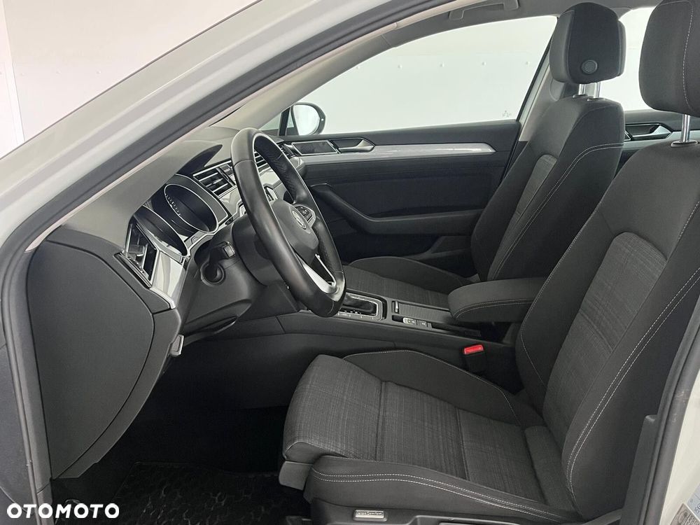 Volkswagen Passat - 13