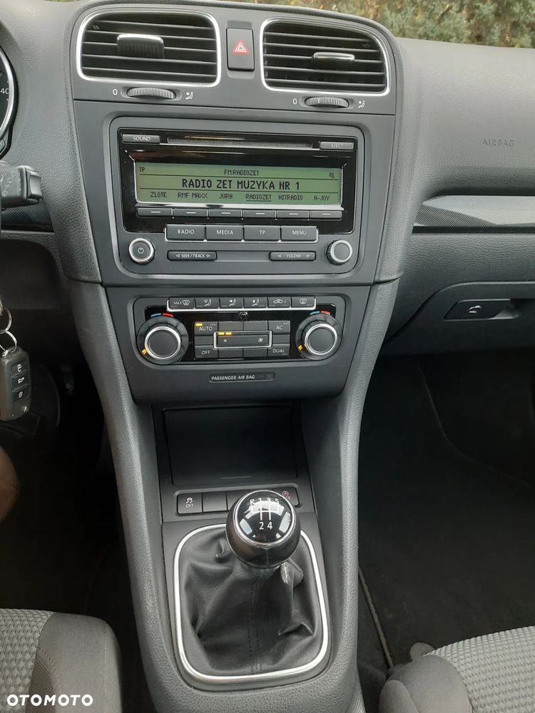 Volkswagen Golf ver-1-6-tdi-bluemotion-technology-comfortline - 14