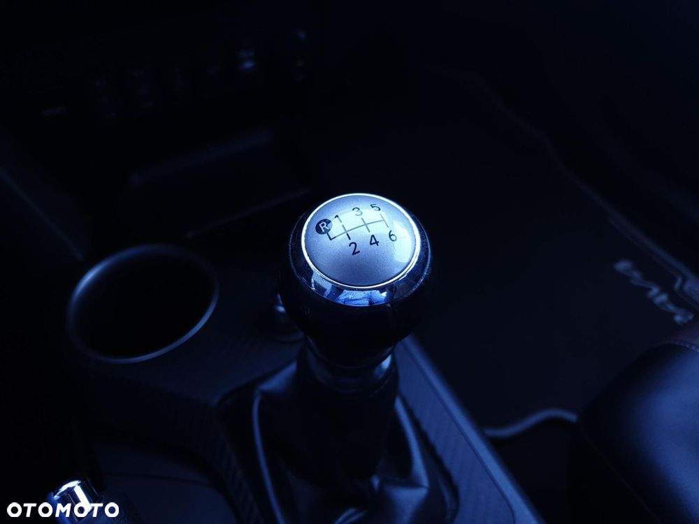 Toyota RAV4 2.0 D-4D Premium - 16