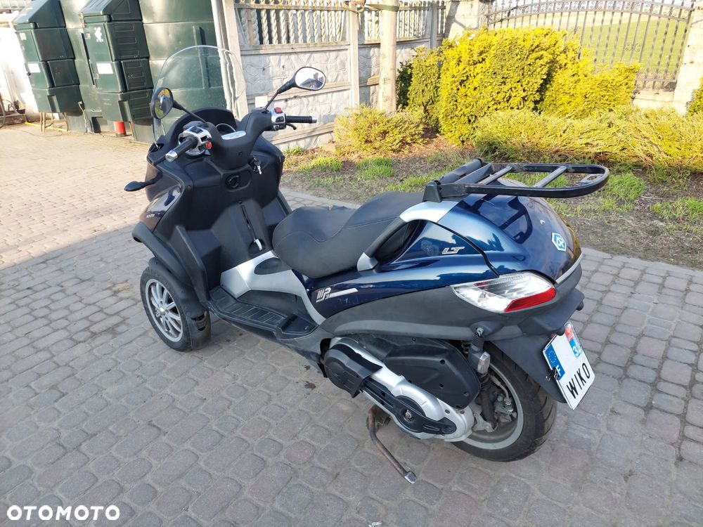 Piaggio MP-3 - 4