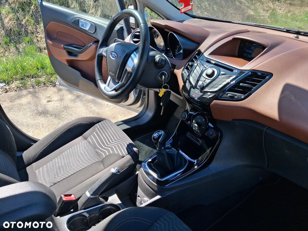 Ford Fiesta 1.5 TDCi Ambiente - 14