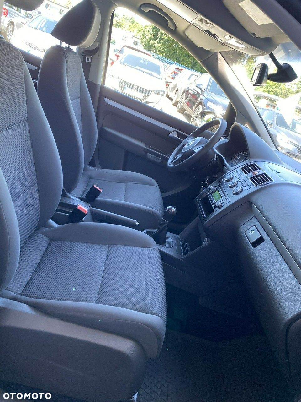 Volkswagen Touran - 14