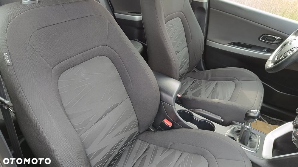 Kia Ceed - 13
