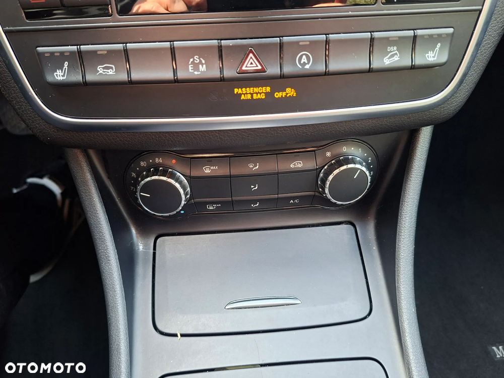 Mercedes-Benz GLA 250 4Matic 7G-DCT SCORE - 13