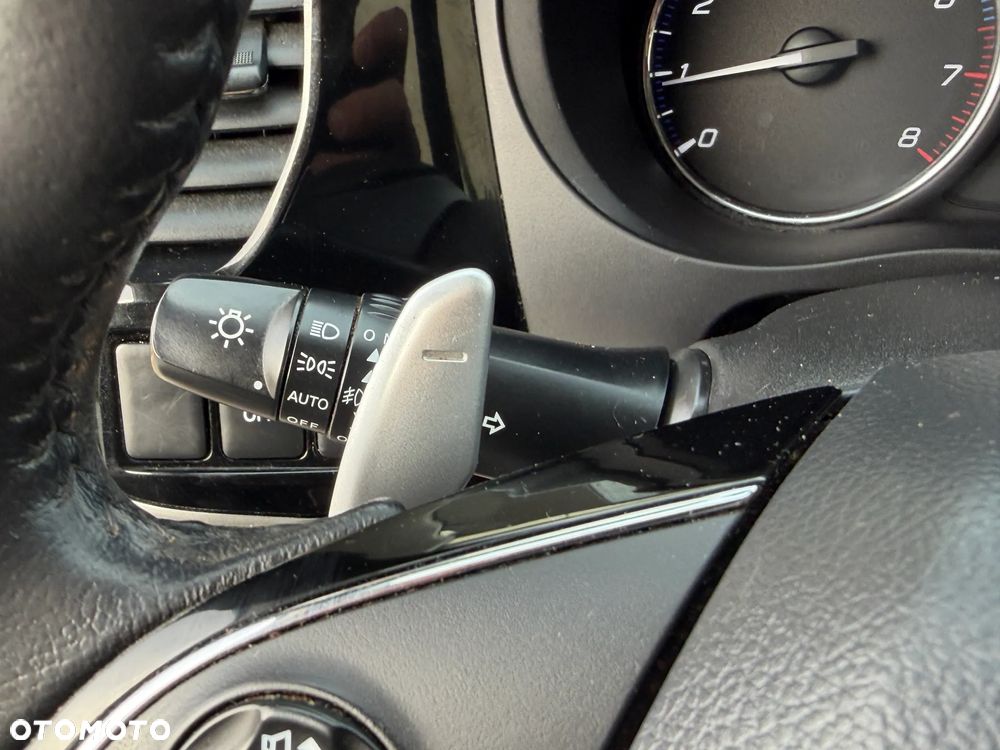 Mitsubishi Outlander 2.0 Intense + Navi 4WD CVT - 27