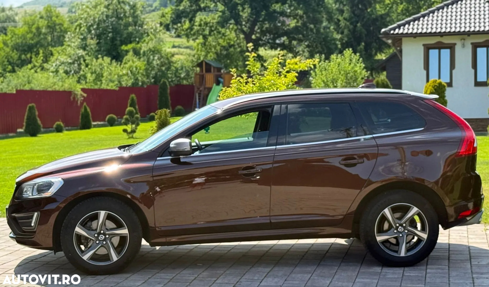 Volvo XC 60 D4 AWD Geartronic RDesign - 12