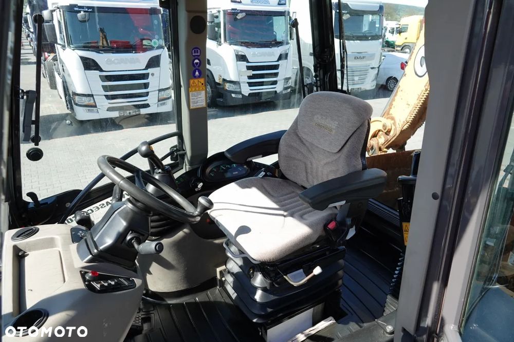 Case 580 ST / KOPARKO-ŁADOWARKA /KOMPLET ŁYŻEK / SPROWADZONA - 28