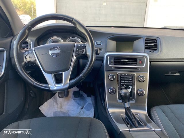 Volvo V60 2.0 D3 Momentum Start/Stop - 7