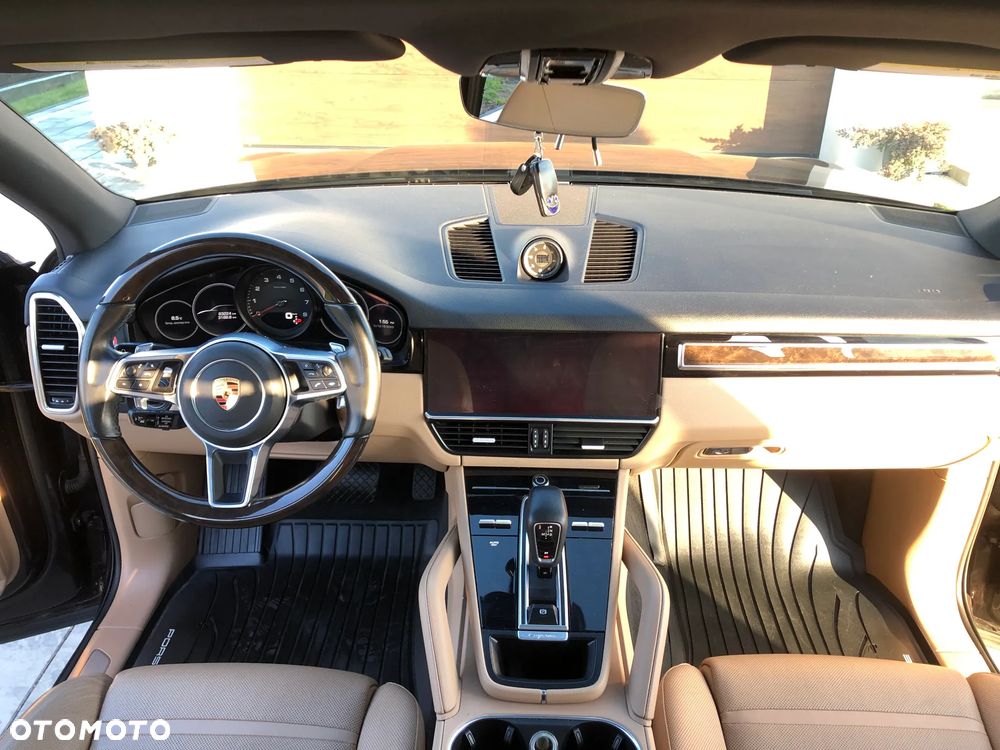 Porsche Cayenne Standard - 7