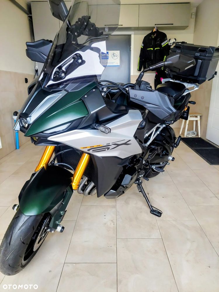 Suzuki GSX 1000 - 2