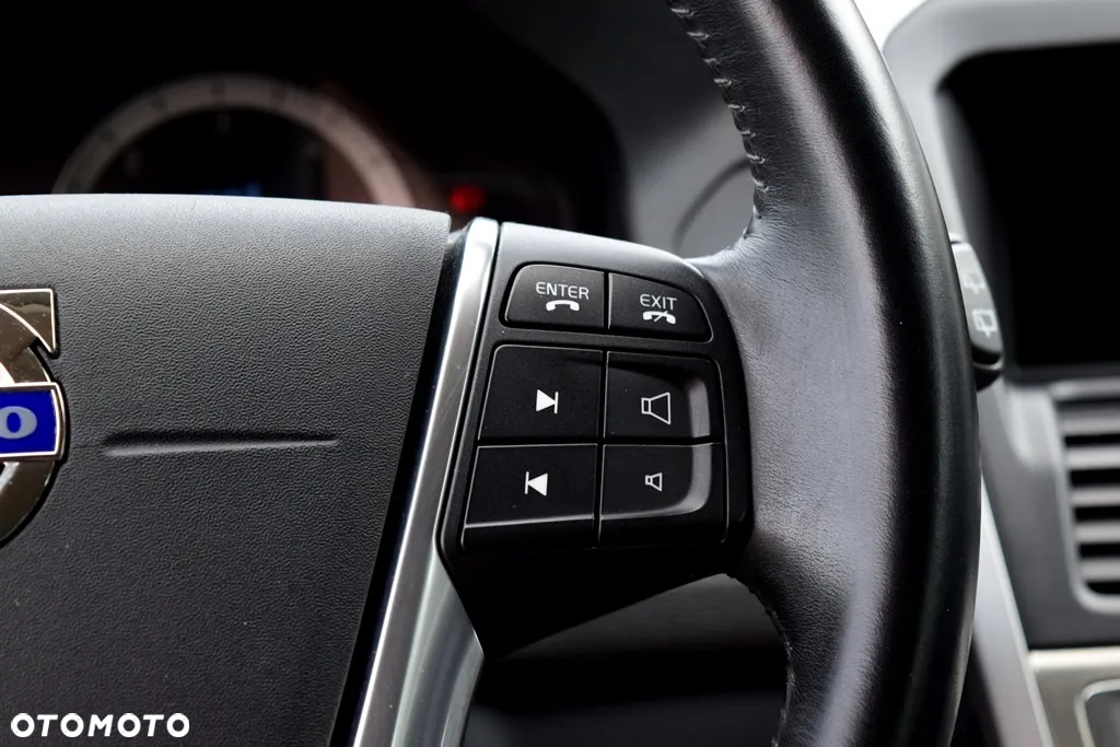 Volvo XC 60 2.4D AWD Momentum - 21