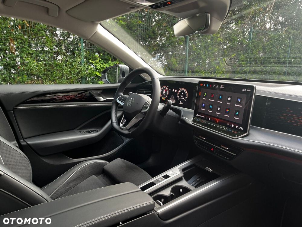 Volkswagen Passat Variant 1.5 TSI ACT mHEV Business Plus DSG - 20