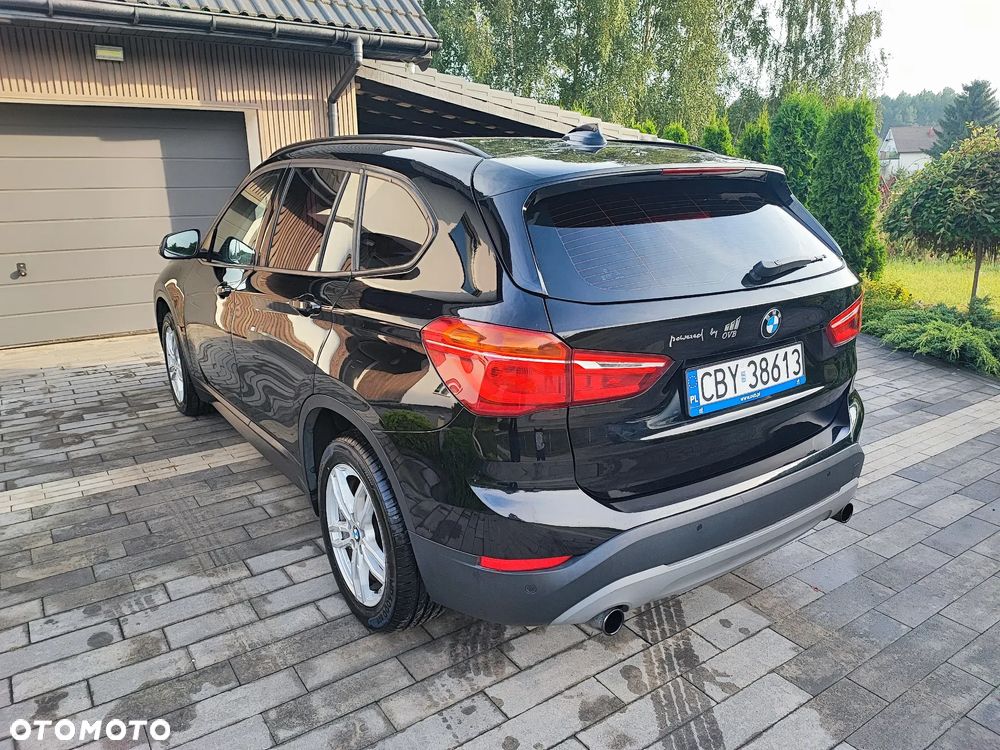 BMW X1 xDrive20d Sport Line - 3