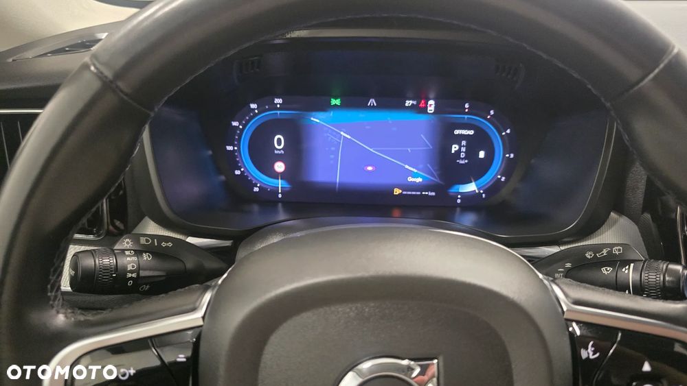 Volvo XC 60 B4 D Plus Dark - 33