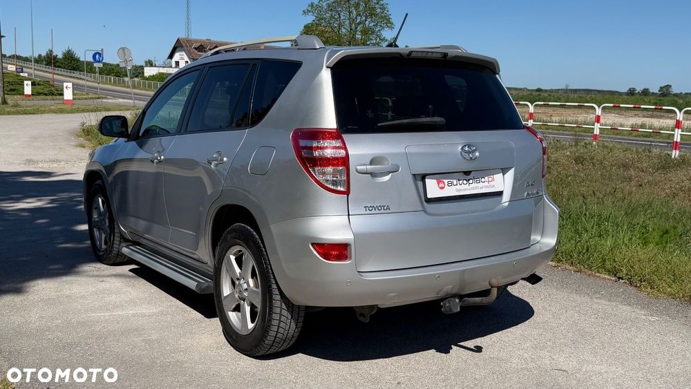 Toyota RAV4 2.2 D-4D Premium - 18