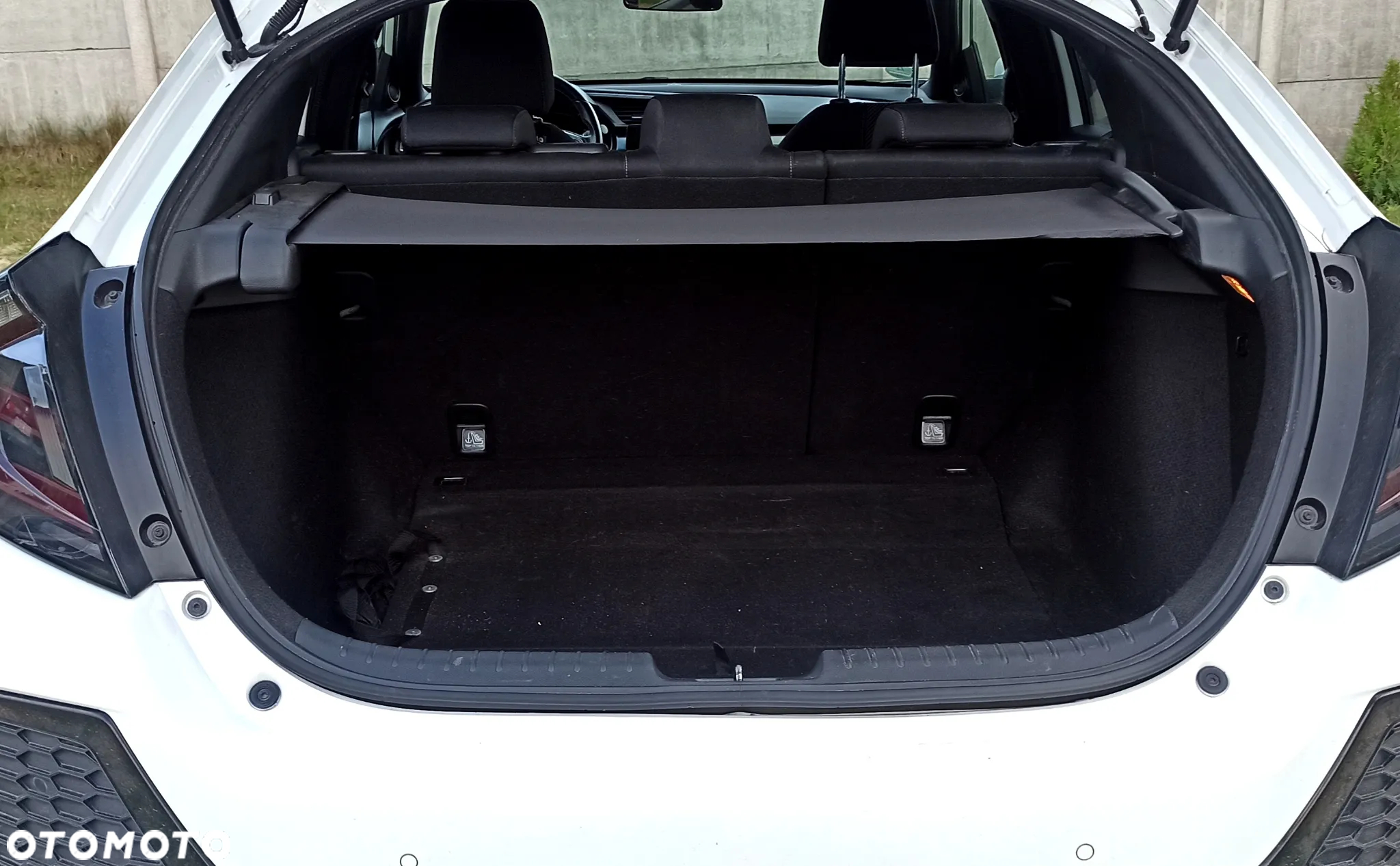 Honda Civic 1.6 i-DTEC Executive Black Edition - 18