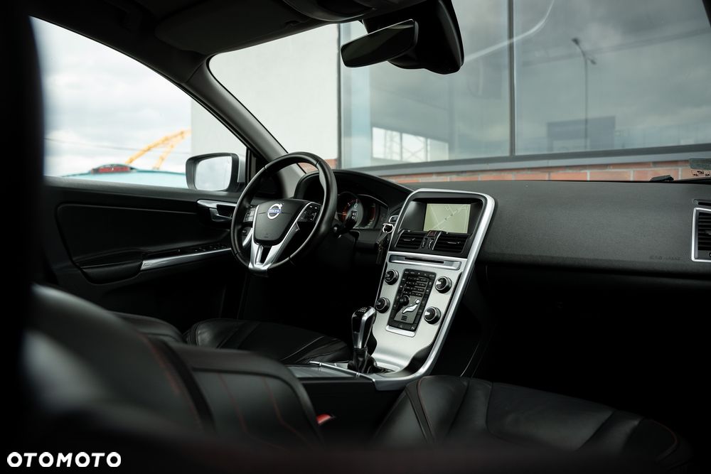Volvo XC 60 D3 Drive-E Ocean Race - 29