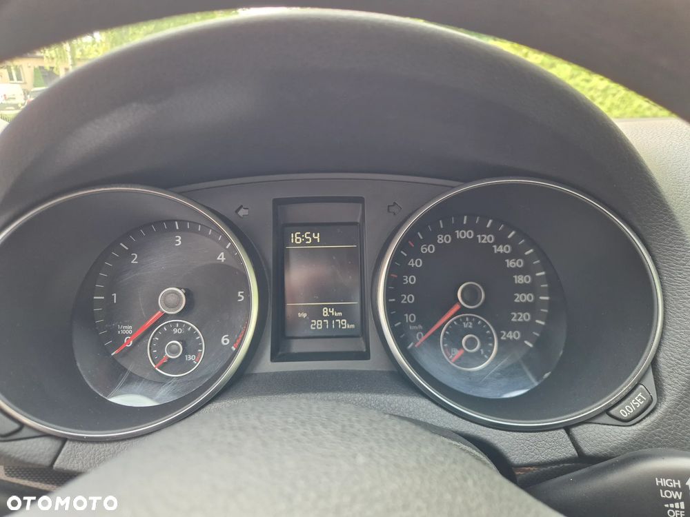 Volkswagen Golf 2.0 TDI DPF Comfortline - 9