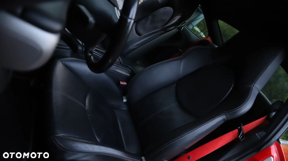 Porsche 911 Carrera - 16