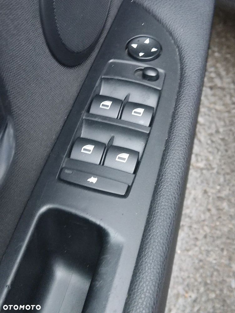 BMW Seria 5 520d Edition Exclusive - 18