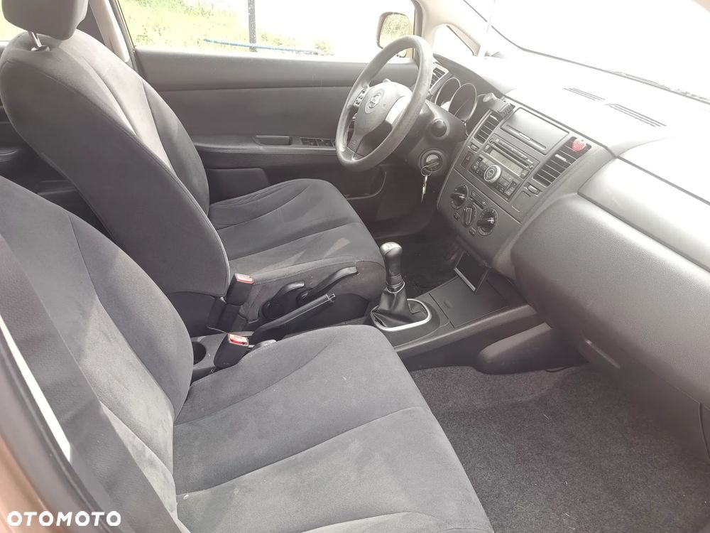 Nissan Tiida 1.6 Tekna - 18
