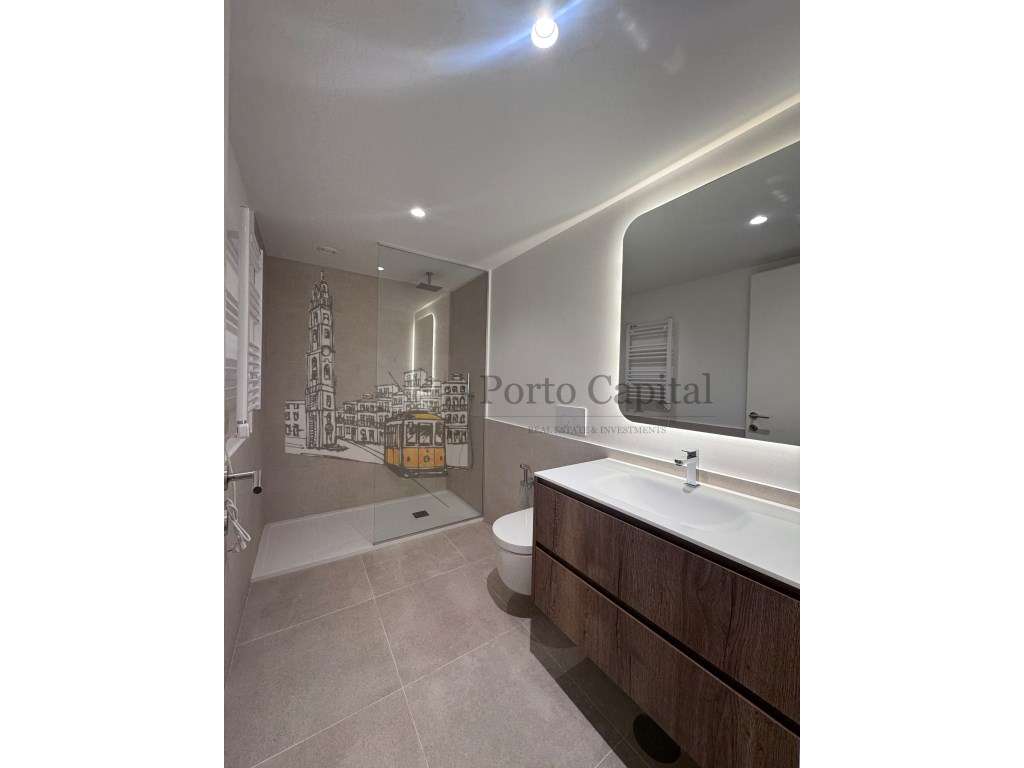 VENDE-SE T3 COM VARANDA EM LEÇA DA PALMEIRA - Grande imagem: 5/26