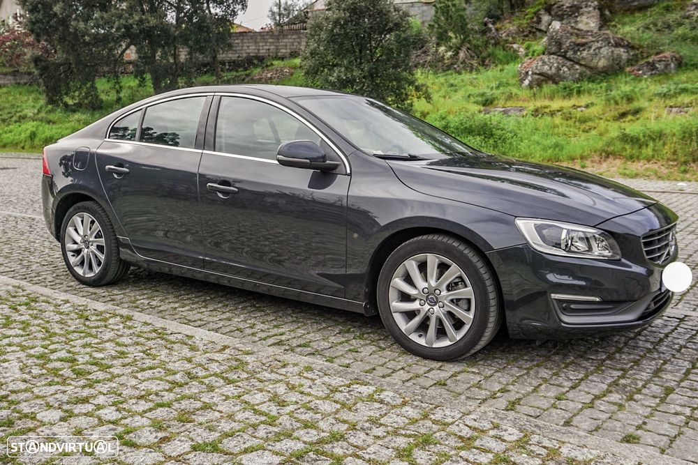 Volvo S60 2.0 D4 Momentum Geartronic - 16
