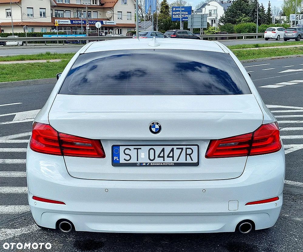 BMW Seria 5 518d Business Edition - 13