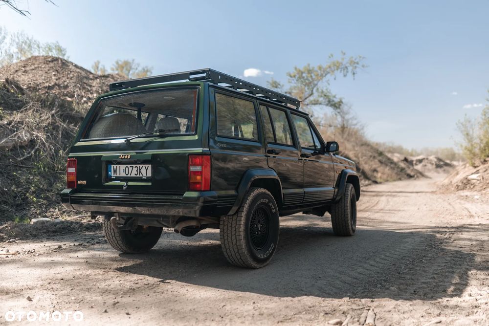 Jeep Cherokee 4.0 Limited - 8
