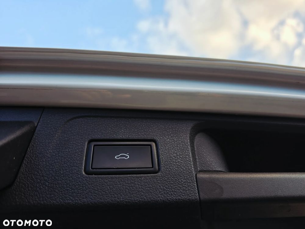 Volkswagen Passat 2.0 TDI SCR Style DSG - 12