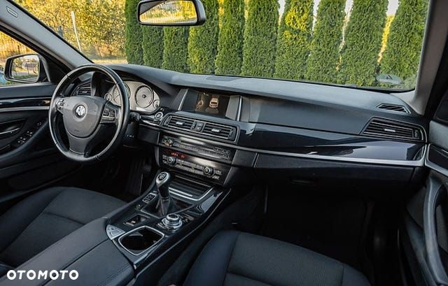 BMW Seria 5 525d - 18