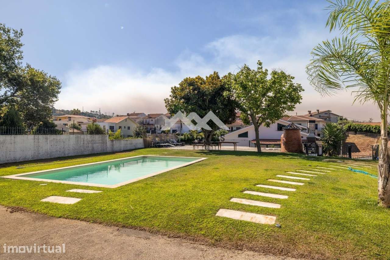 Moradia T5 | Lote 1.620m² | Piscina | Jardim | Três Garagens - Grande imagem: 3/60