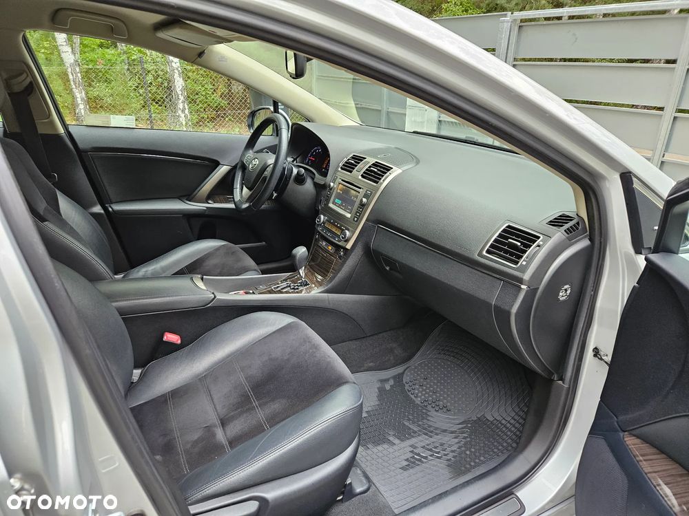 Toyota Avensis 1.8 Premium EU5 MS - 6