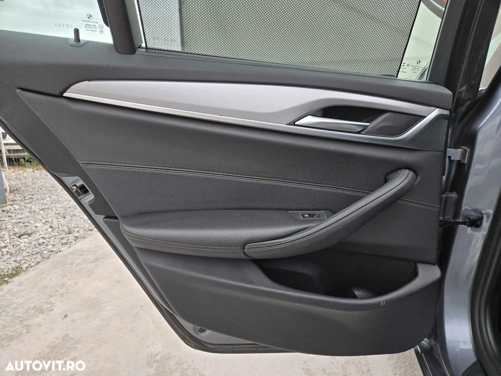 BMW Seria 5 520d xDrive Touring Aut. - 23